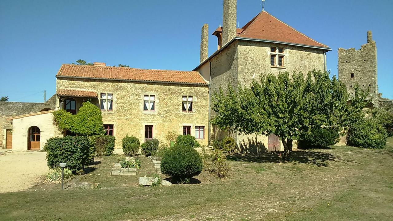 HOTEL LE VIEUX CHATEAU AIRVAULT 3* (France) - from £ 96 | HOTELMIX